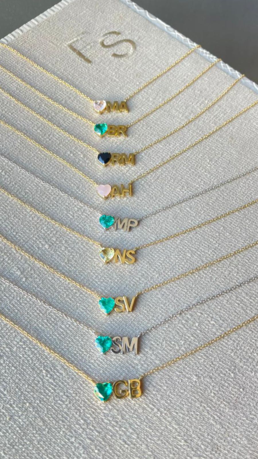 Conjunto Coração Letra Personalizável Silvia - em banho ródio branco - Imagem 3
