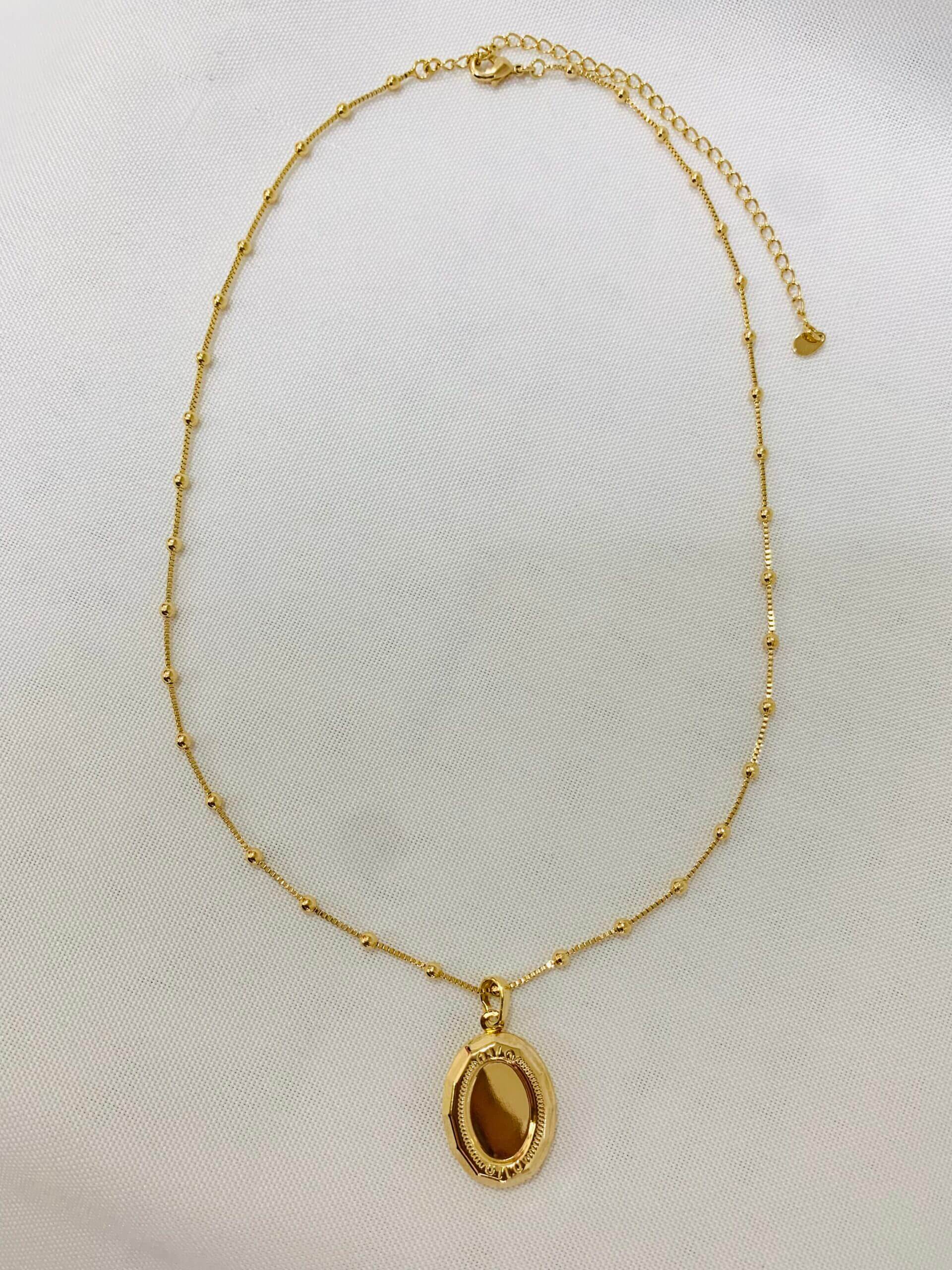 Colar Relicário Oval Vintage P - em banho ouro 18k - Imagem 4