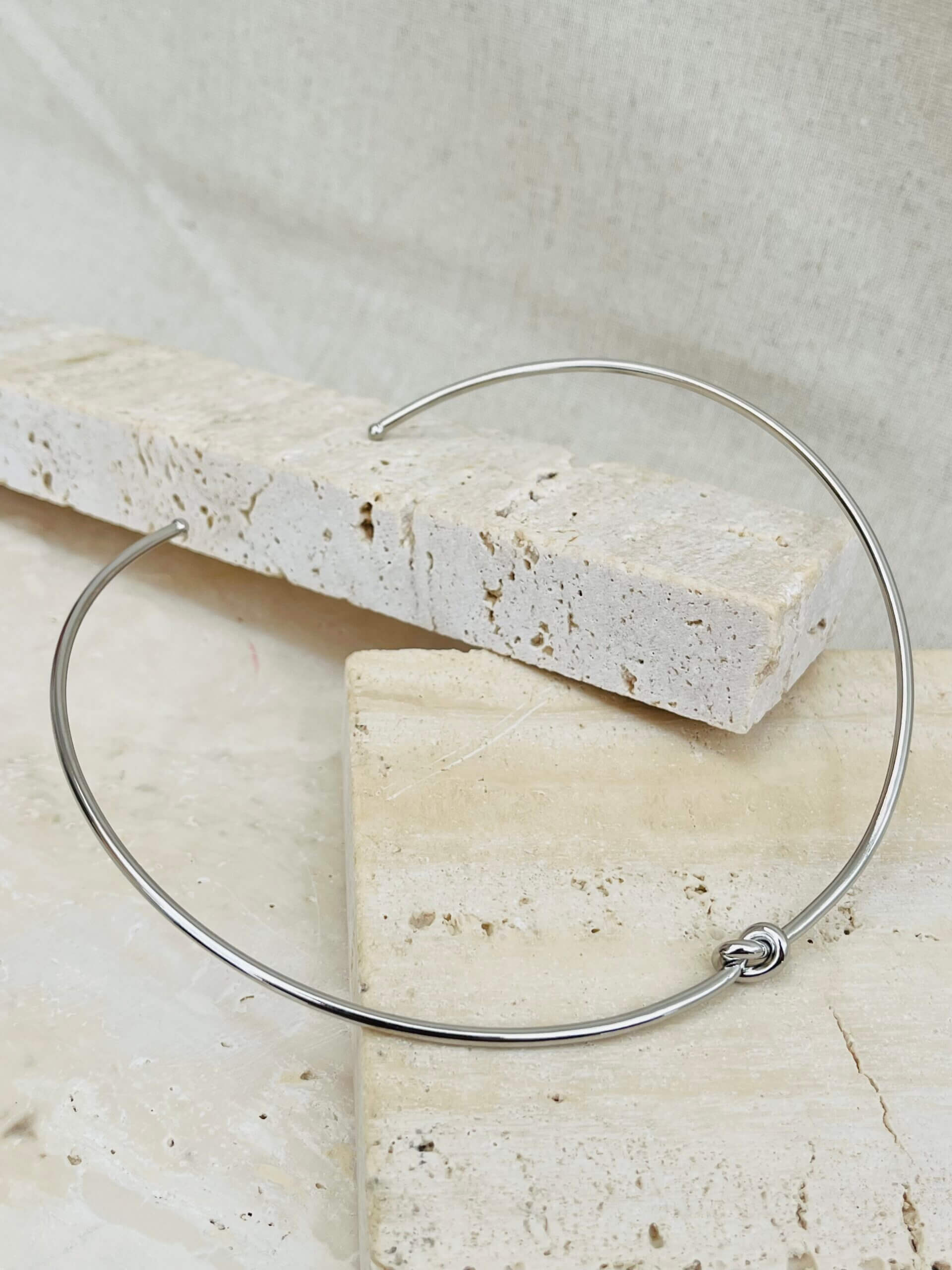 Choker Rígida Nó - em banho ródio branco - Imagem 2