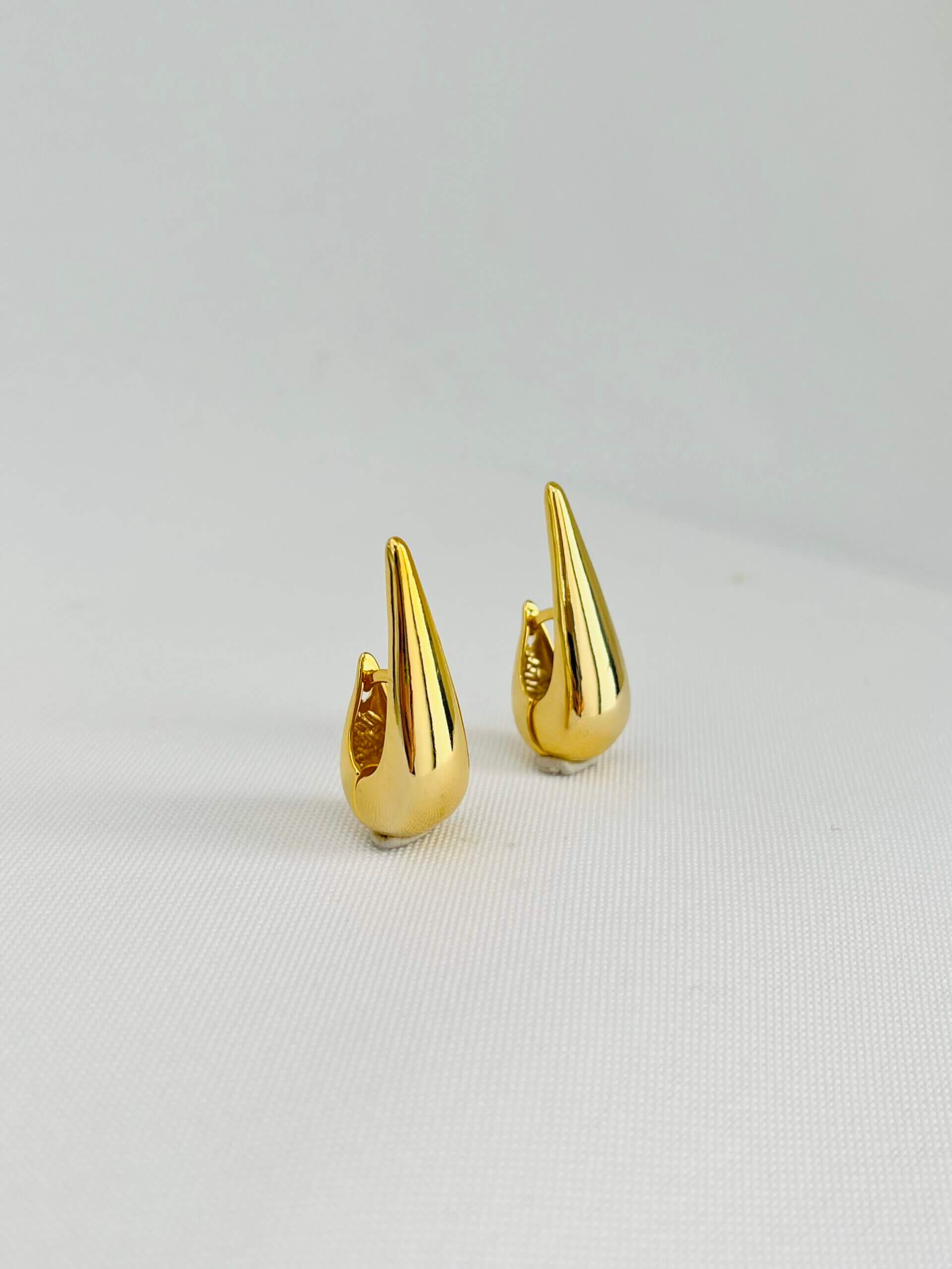 Brinco Gota Leane - em banho ouro 18k - Imagem 3
