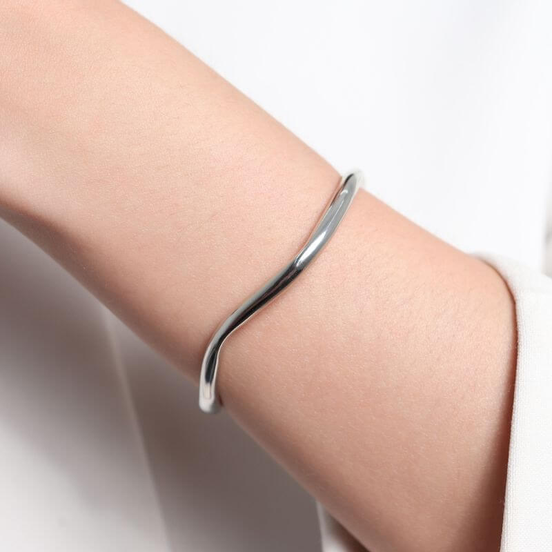Bracelete Rígido Curves Julia - em ródio branco - Imagem 3