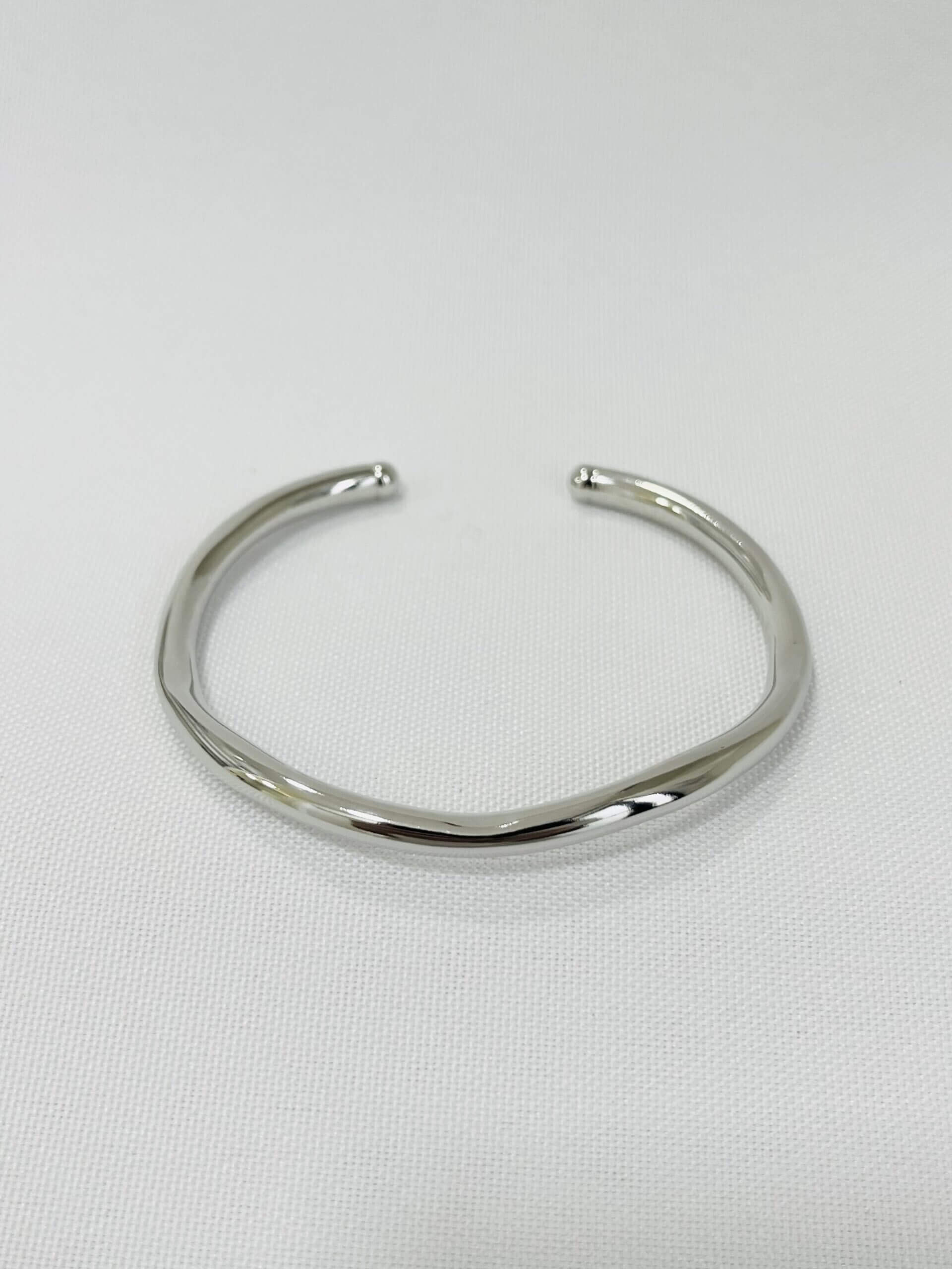 Bracelete Rígido Curves Julia - em ródio branco