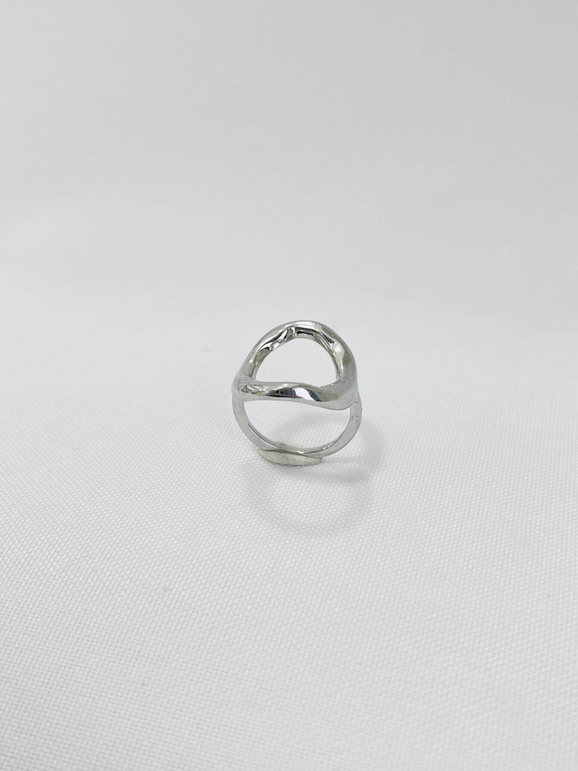 Anel Oval Orgânico Kiara - em ródio branco