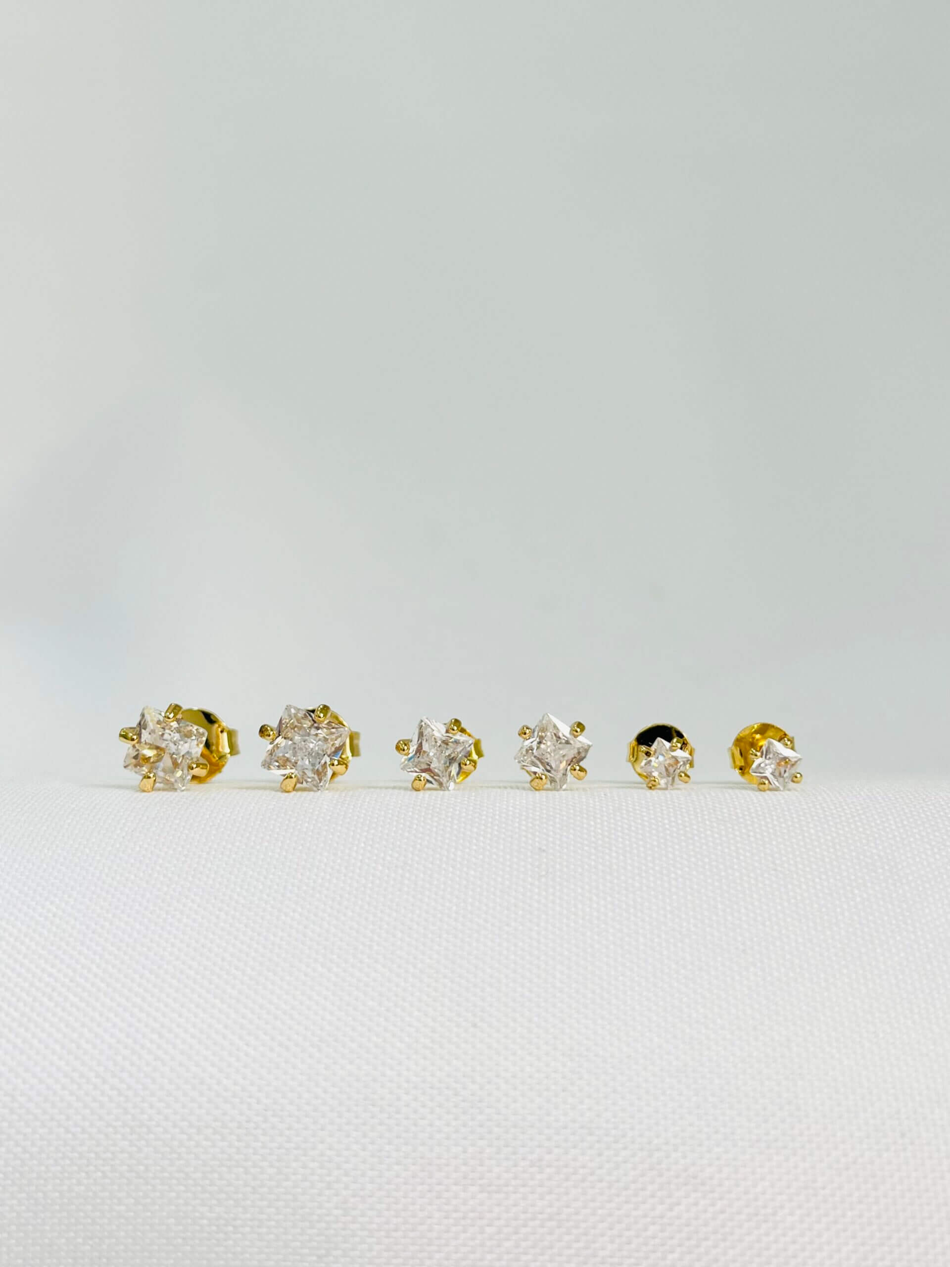 Trio Quadrado Cristal Valen - em banho ouro 18k