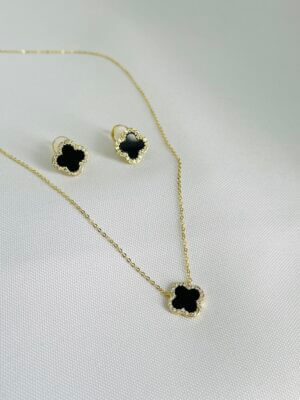 Conjunto Trevo Cravejado Ônix Adriana - em banho ouro 18k