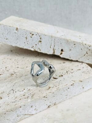 Alternative view of Anel Assimétrico Ôrganico Kiara - em ródio branco