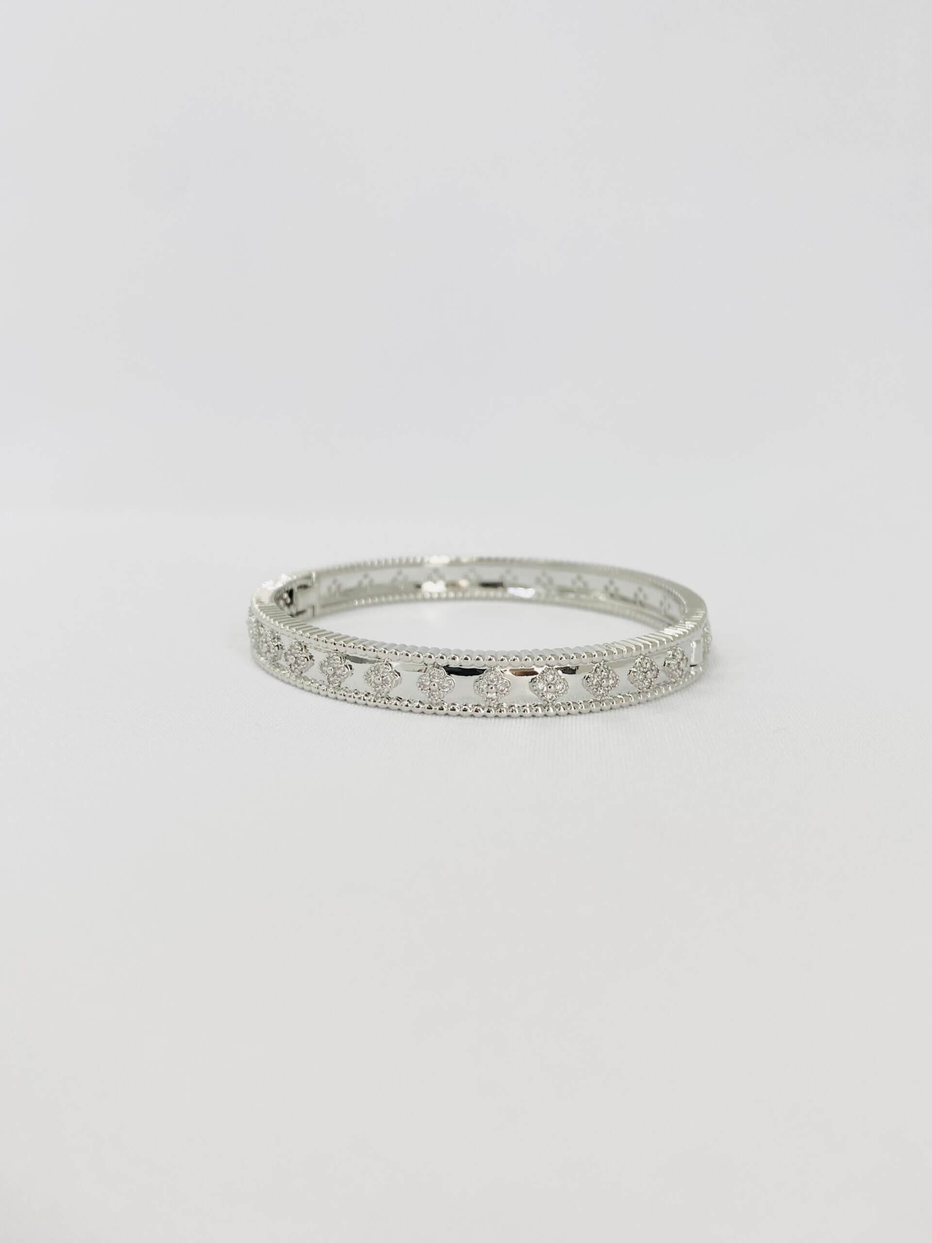 Bracelete Trevo Cristal Delicado Adriana- em ródio branco