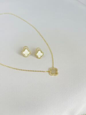 Conjunto Trevo Cravejado Madrepérola Adriana – em banho ouro 18k