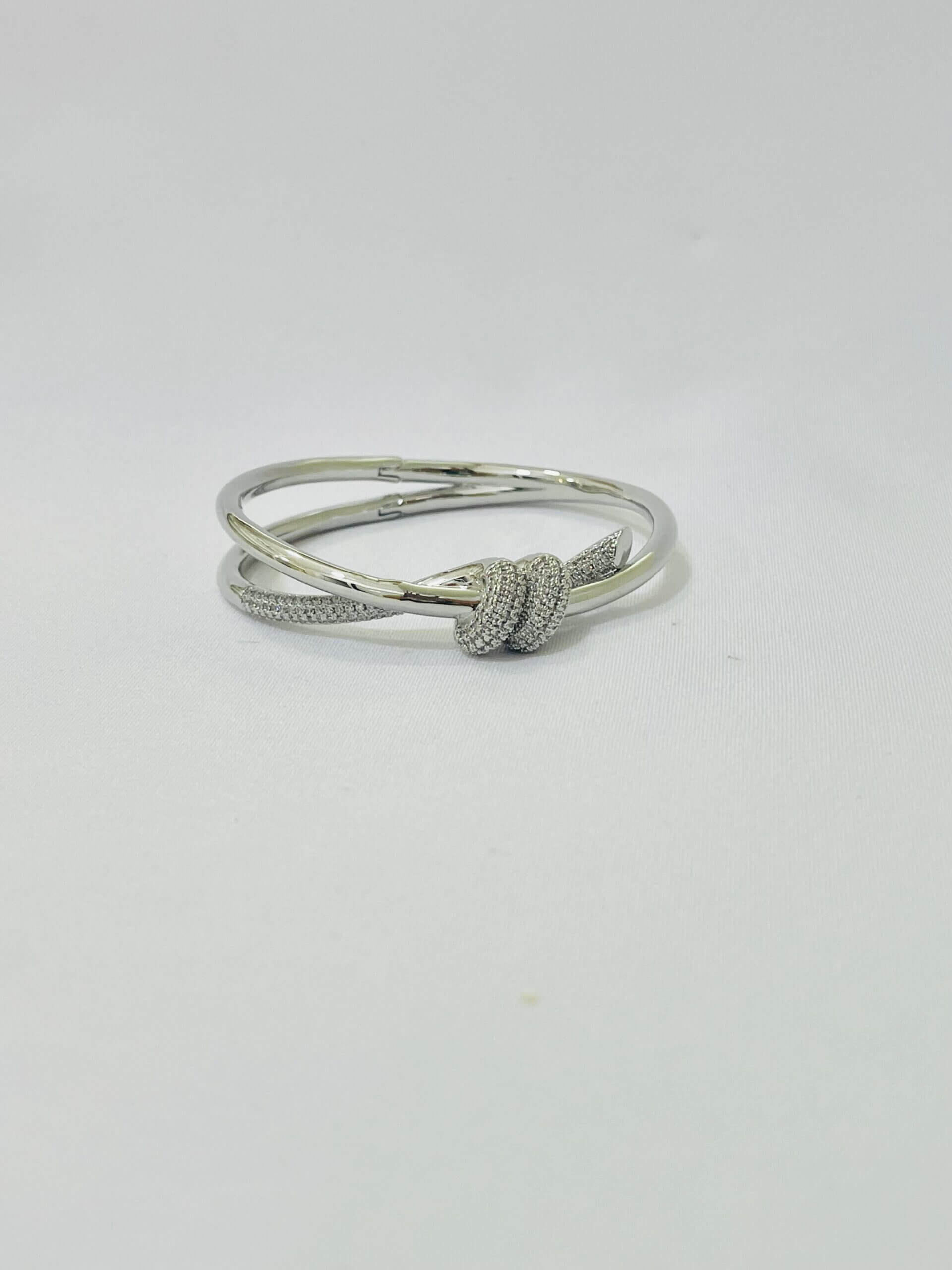Bracelete Entrelaçado Lívia - em banho de ródio branco