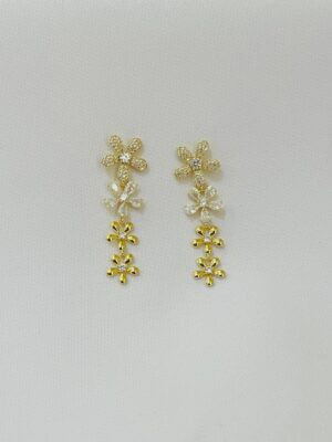 Brinco Fio Flor Cravejado - em banho ouro 18k