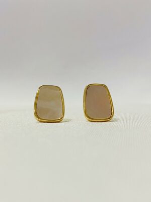Brinco Madreperola Suellen - em banho Ouro 18k