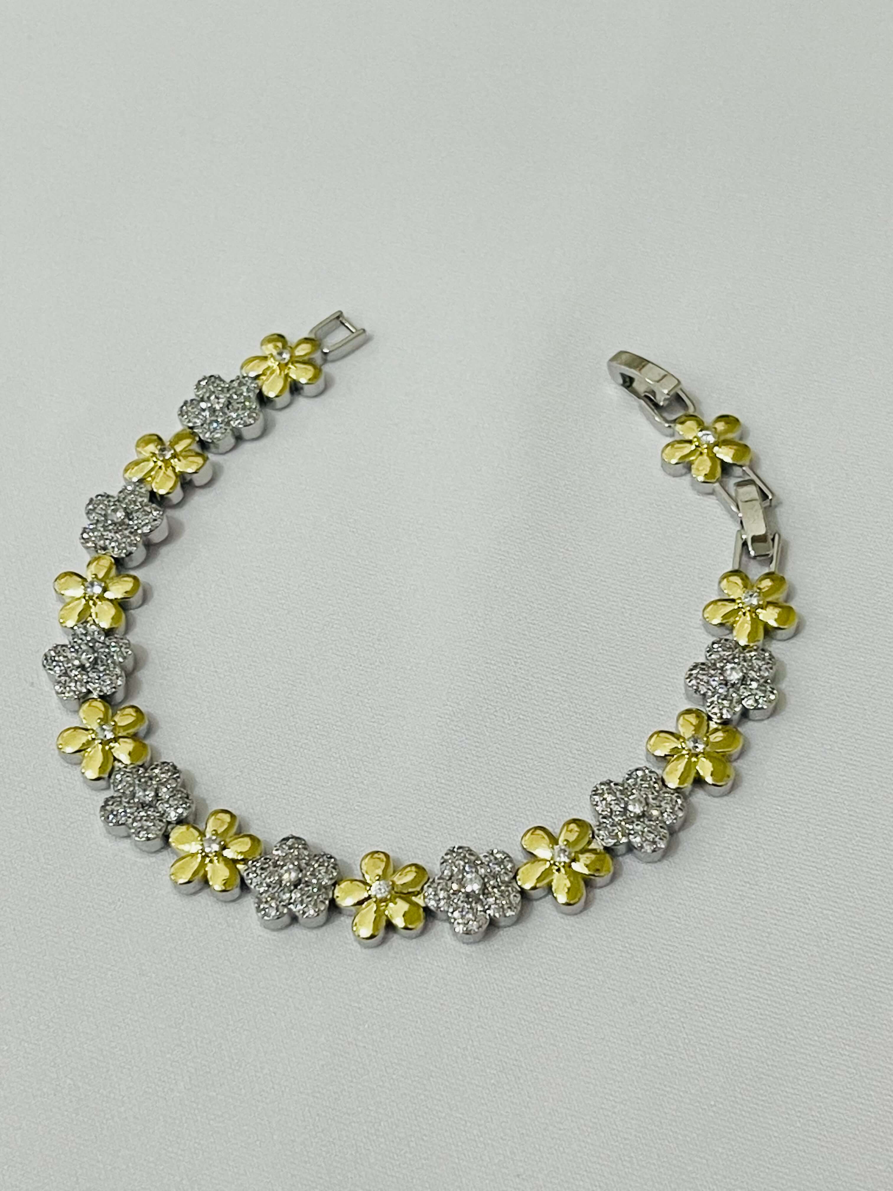 Pulseira Duo Flower Karen - em banho de ródio branco e banho ouro 18k