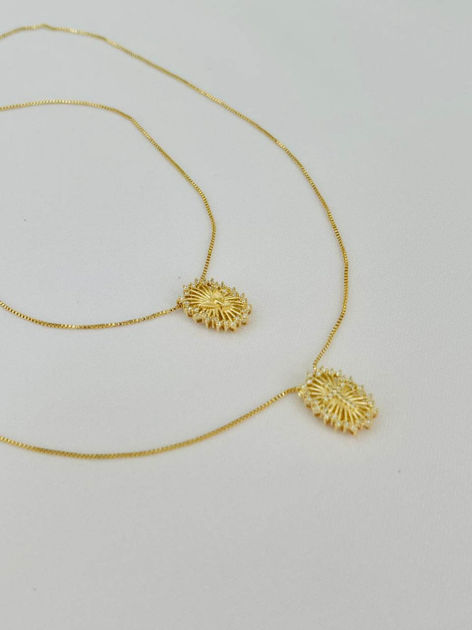 Escapulário Espírito Santo Encanto - em banho ouro 18k