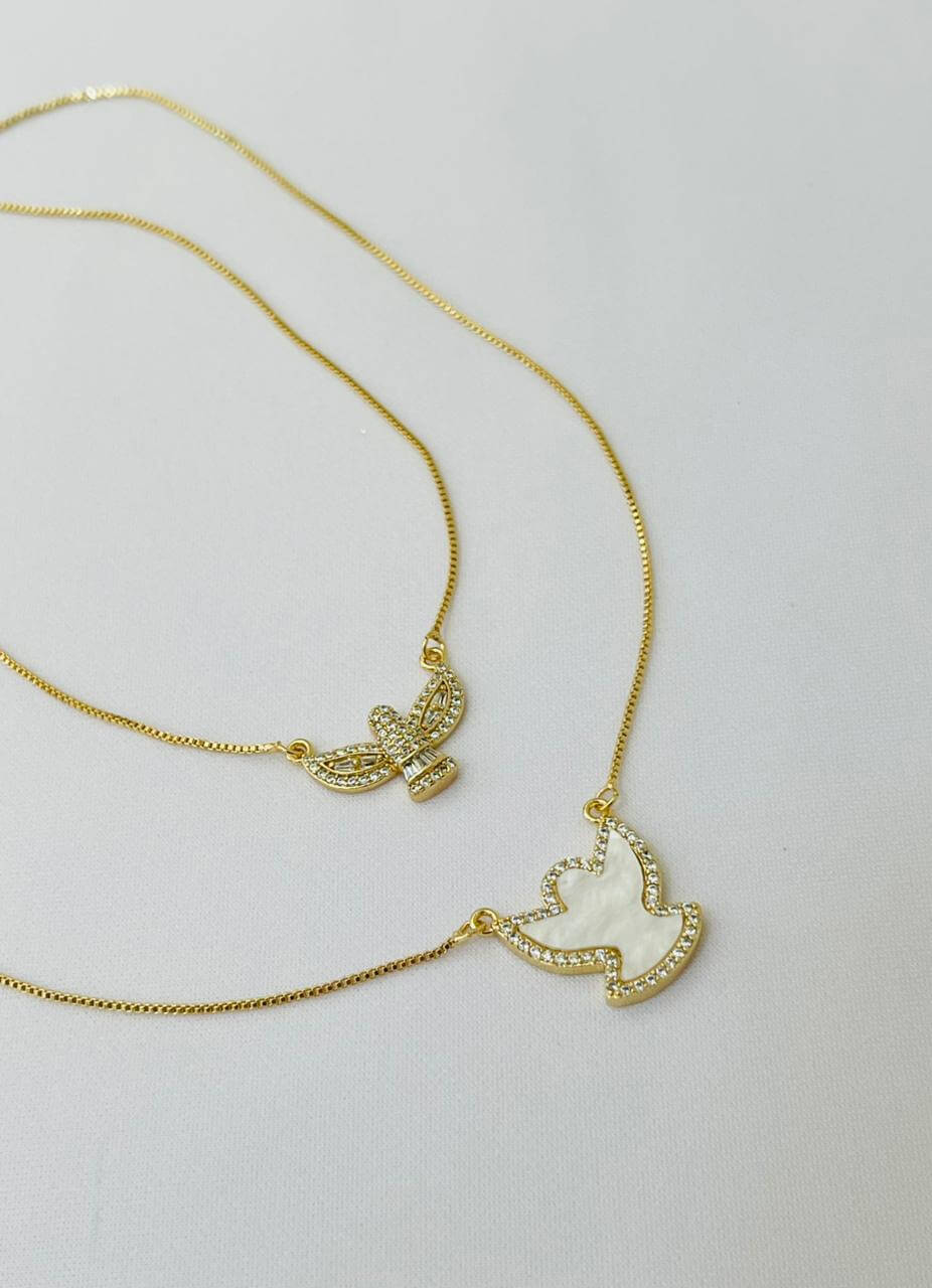 Escapulário Espírito Santo Madrepérola - em banho ouro 18K