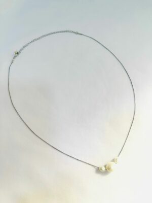 Colar Três Pérola Sara - em banho Ródio branco