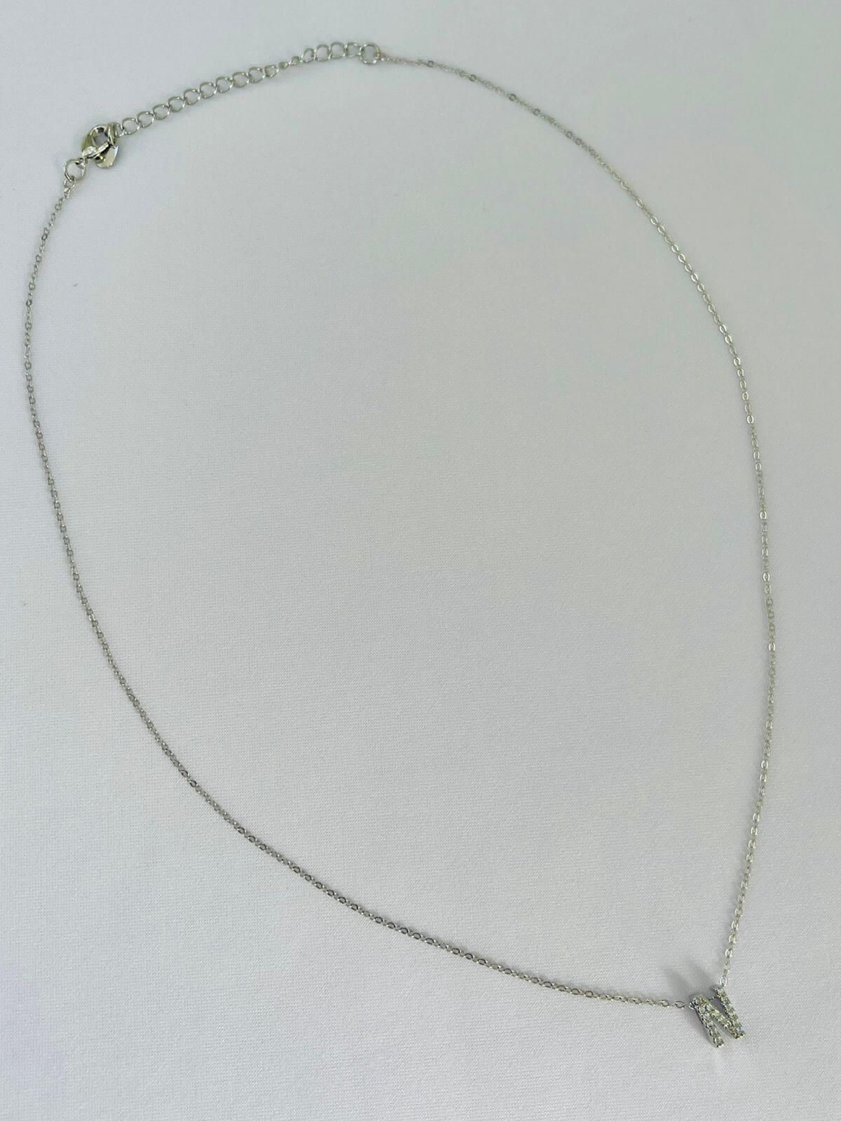Colar Letra Delicado Yara - em banho Ródio Branco - Imagem 3