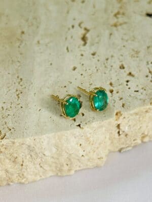 Alternative view of Brinco Ouro 18k com Esmeralda Natural