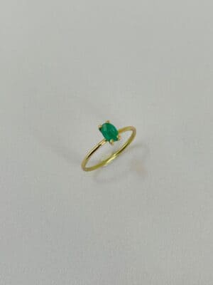 Anel Ouro 18K com Esmeralda Natural