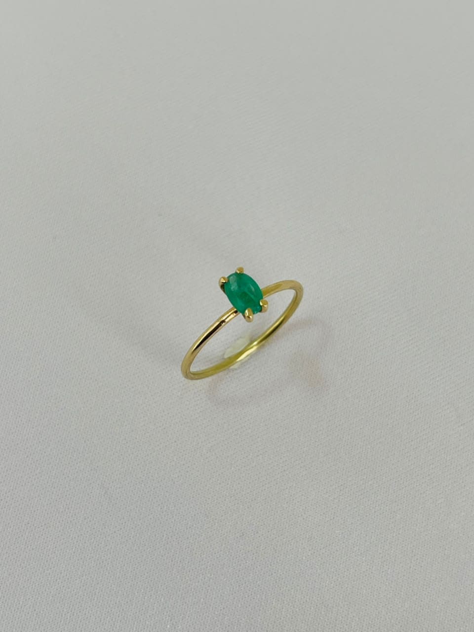 Anel Ouro 18K com Esmeralda Natural
