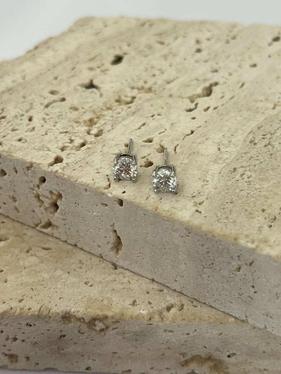 Brinco Ponto de Luz 5mm em Moissanite - Prata925 - Imagem 2