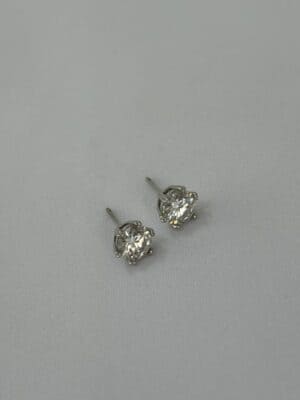 Brinco Ponto de Luz 8mm em Moissanite - Prata 925
