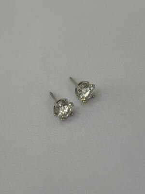 Alternative view of Brinco Ponto de Luz 8mm em Moissanite - Prata 925